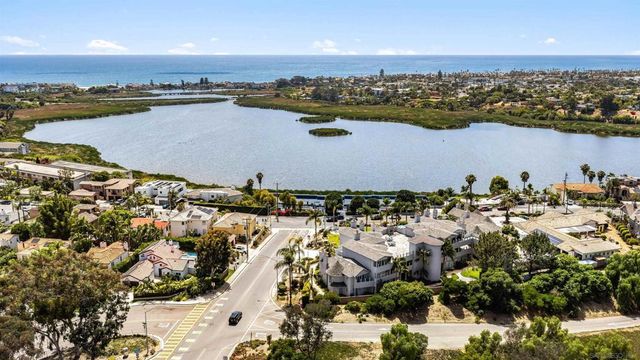 1128 Las Flores, Carlsbad