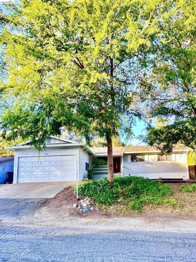 19381 Rockridge Way, Sonora