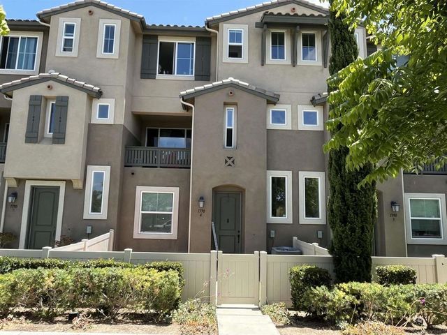 1390 Santa Victoria Rd # 4, Chula Vista