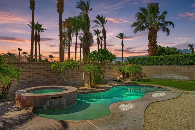 43798 Parkway Esplanade E, La Quinta