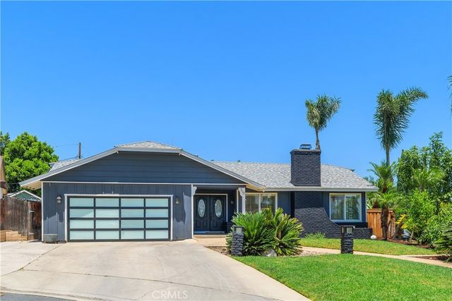 710 Broadmoor Court, Corona