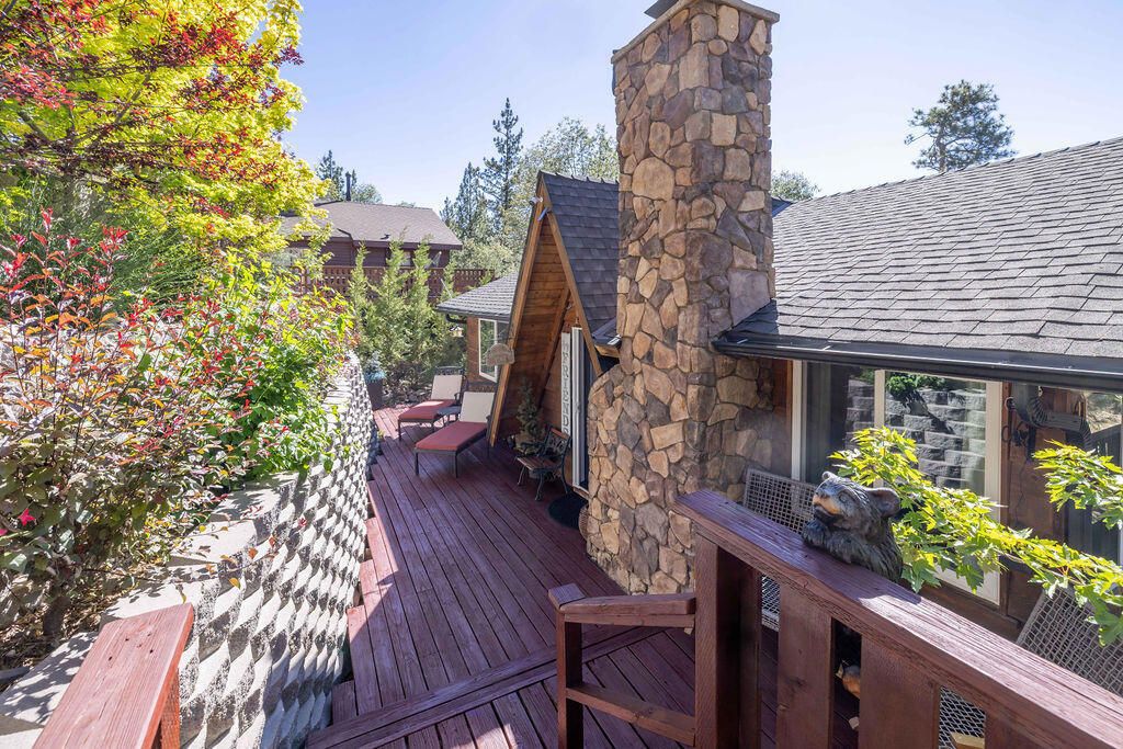 1126 Crags Lane, Fawnskin