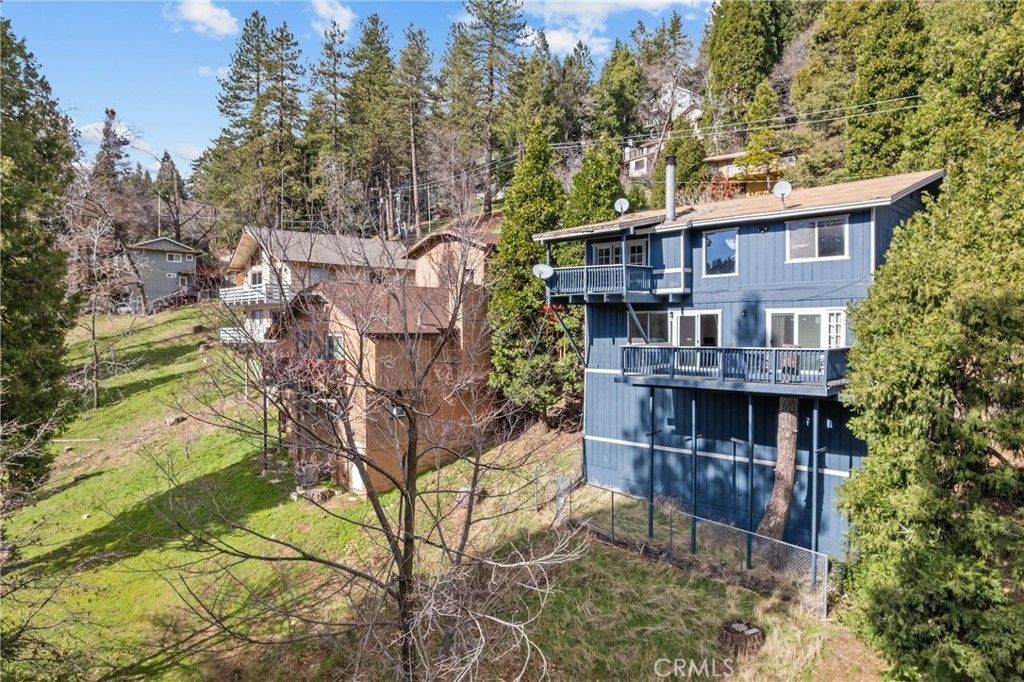 23771 Zuger Dr, Crestline