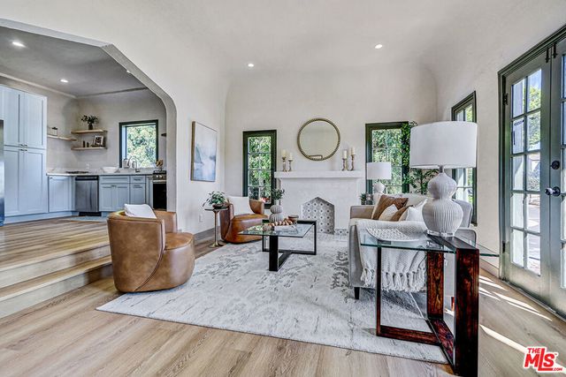 1803 S Sycamore Avenue, Los Angeles