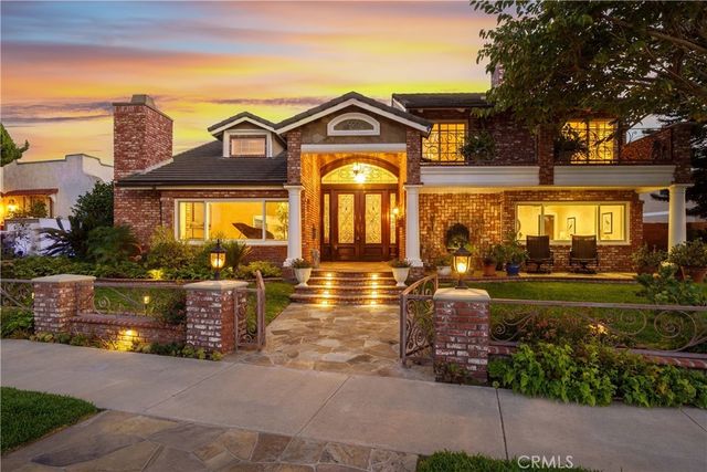 920 11th, Huntington Beach