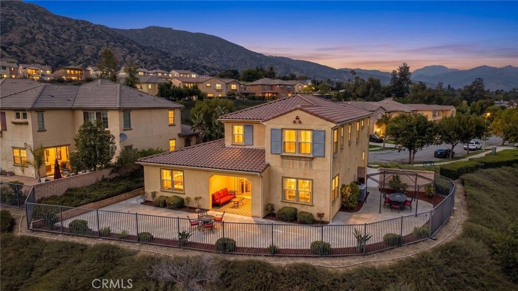 864 E Manresa Drive, Azusa