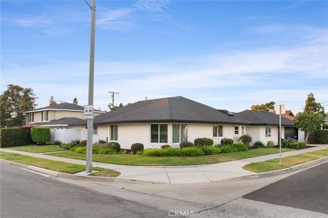 2904 Club House Road, Costa Mesa