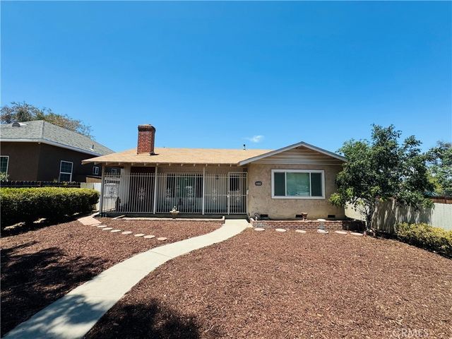 320 S Victoria, Corona