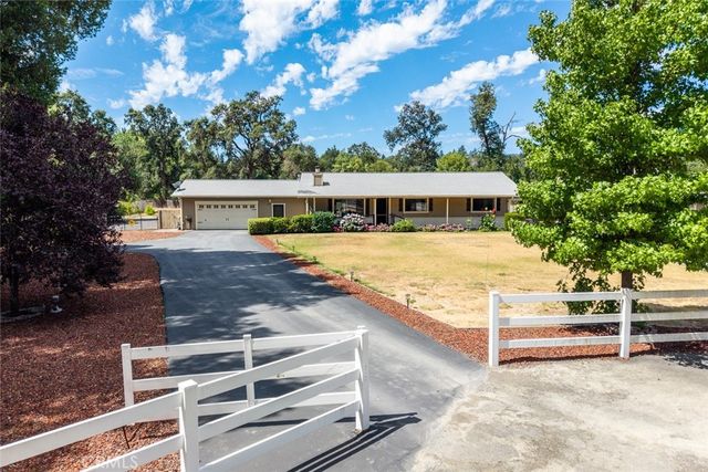 8960 East, Redwood Valley