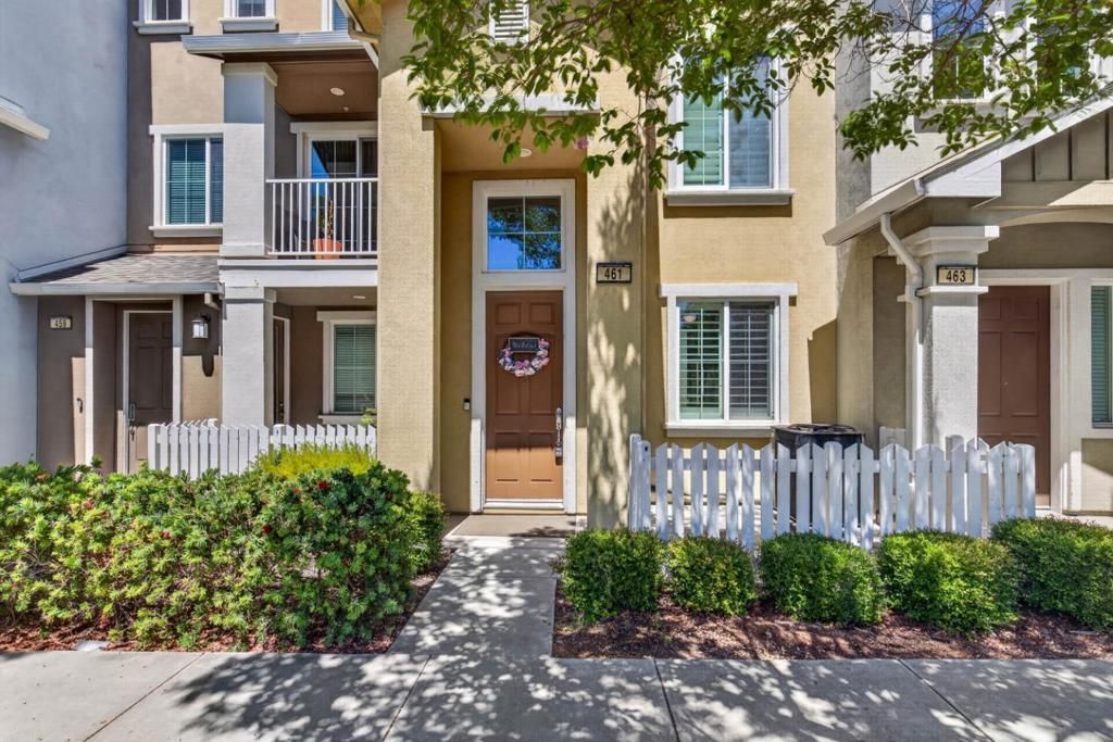 461 Bedford Loop, Mountain View