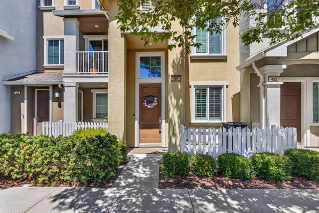 461 Bedford Loop, Mountain View