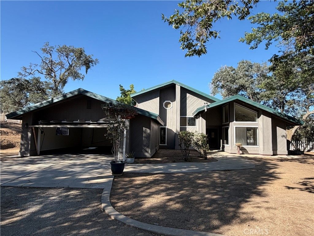 29642 Hart Oaks Drive, Keene