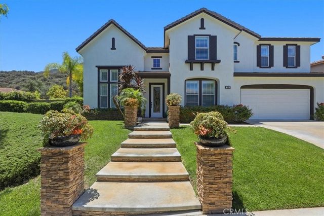1536 Vandagriff, Corona