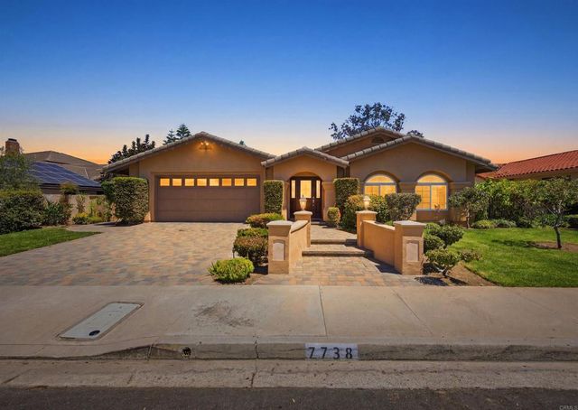 7738 Madrilena Way, Carlsbad