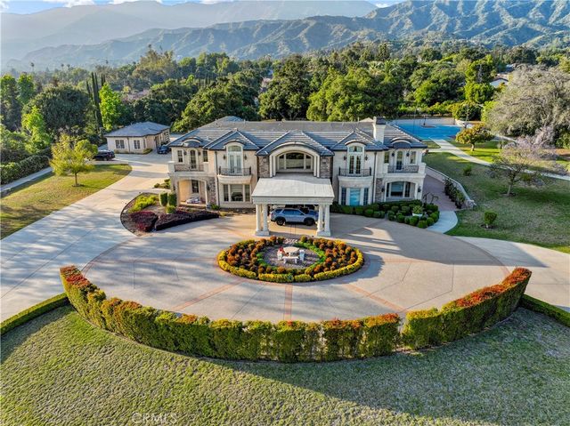 1433 Royal Oaks, Bradbury