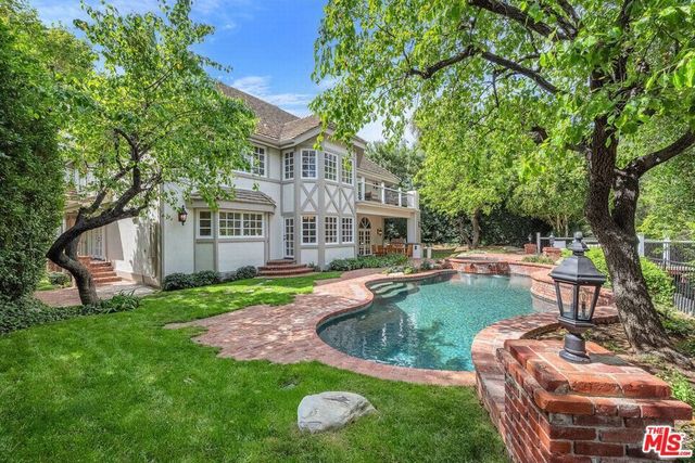 3225 Iredell Lane, Studio City