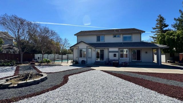 206 Meadow Creek Court, Oakley