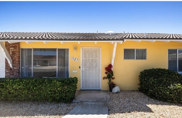 1121 W Mayberry, Hemet