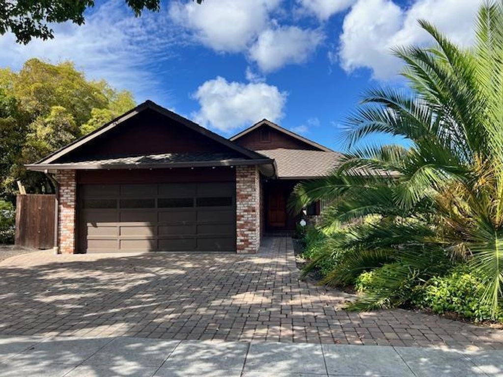 701 Christine Drive, Palo Alto