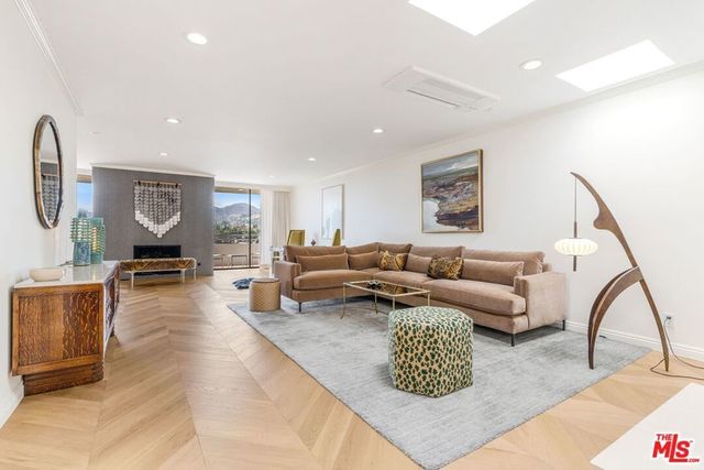 15480 Antioch Street # 300a, Pacific Palisades