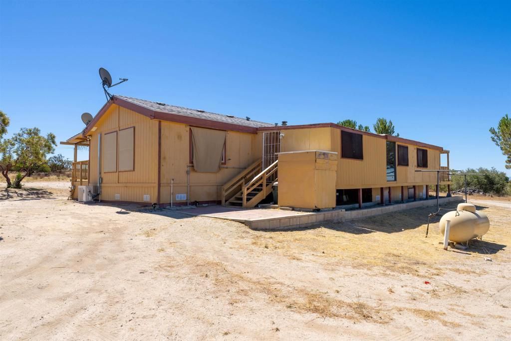 37621 Moon Valley Road, Boulevard
