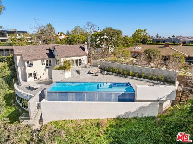 357 Crown Drive, Los Angeles