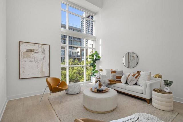 1325 Pacific Highway # 313, San Diego