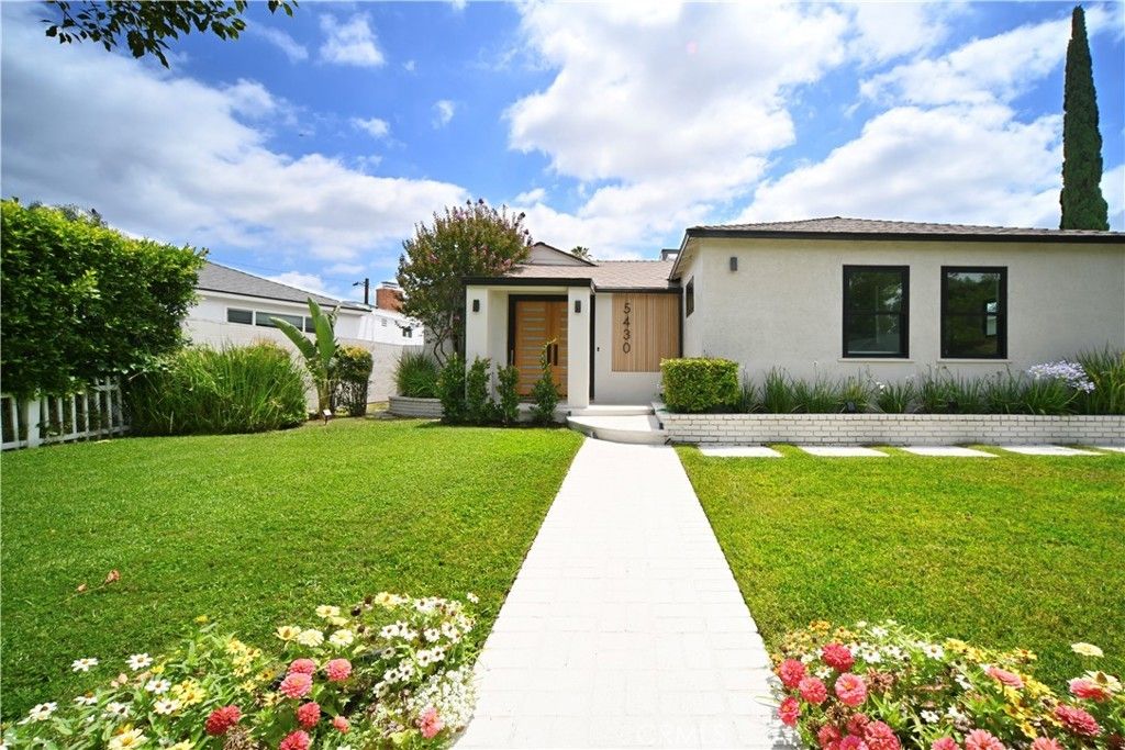 5430 Geyser Avenue, Tarzana