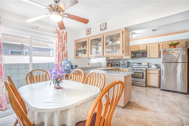 1645 La Paloma, Placentia