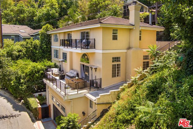 3827 Berry Drive, Studio City