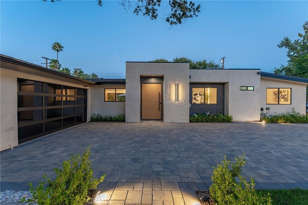 5500 Fenwood, Woodland Hills