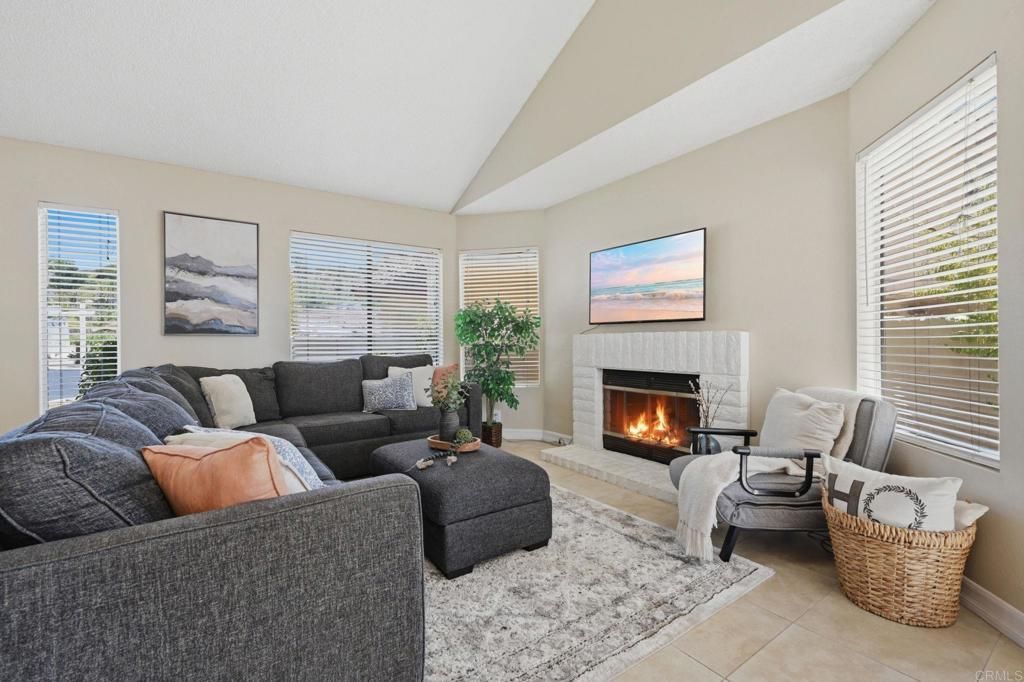 1851 Normandy Glen, Escondido