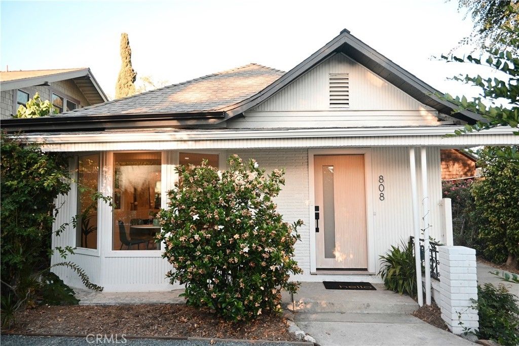 808 S Los Robles, Pasadena