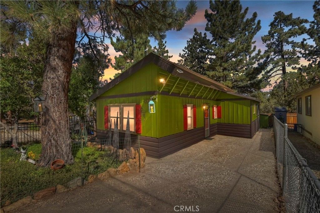 571 Pine Lane, Sugarloaf