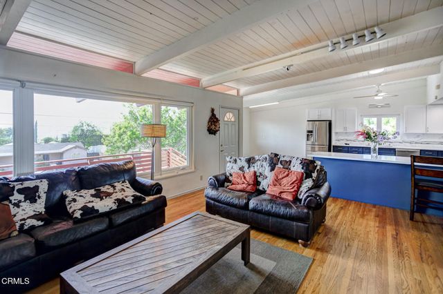 10852 Plainview Avenue, Los Angeles