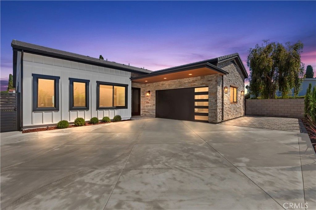 15362 Seine Cir., Irvine