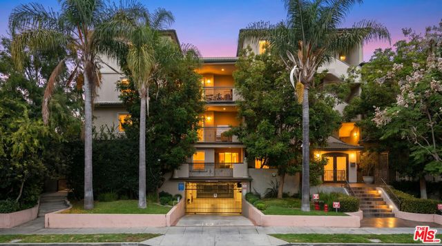 8121 Norton Avenue # 201, Los Angeles