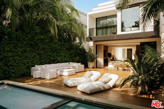 515 N Harper Avenue, Los Angeles