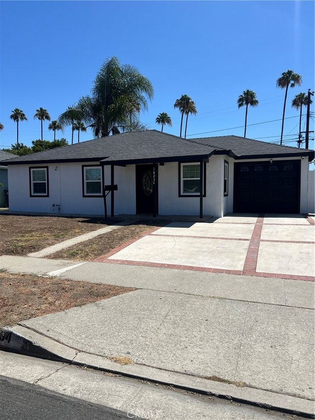 18234 Bonham, Carson