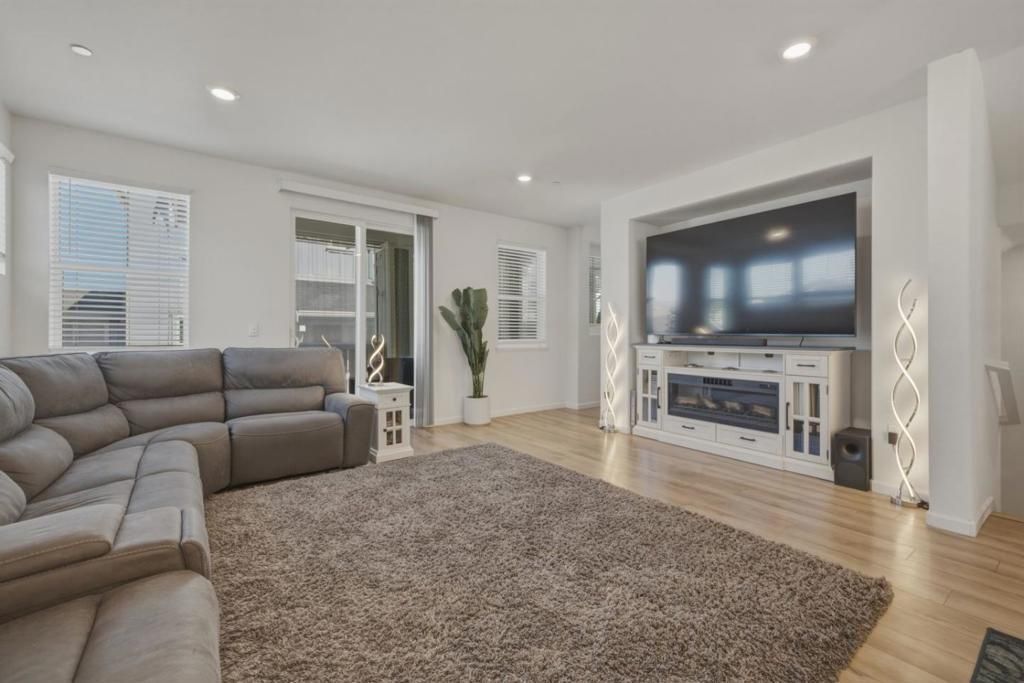 6389 Laguna Seca Lane, Gilroy