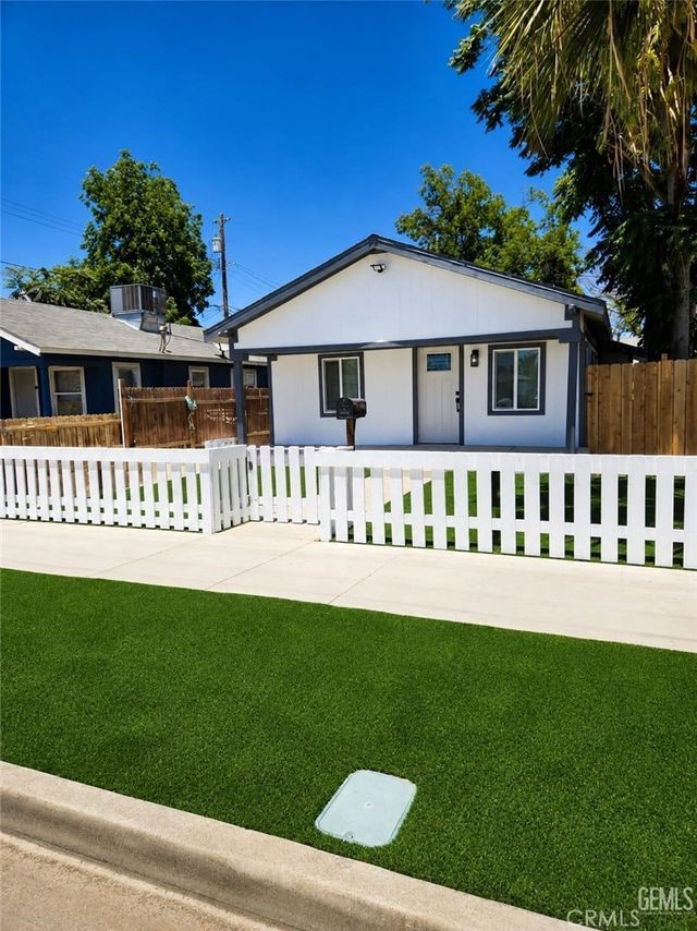 1006 6th, Bakersfield