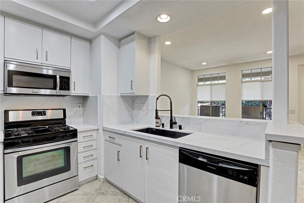 5 Cinnamon Teal, Aliso Viejo