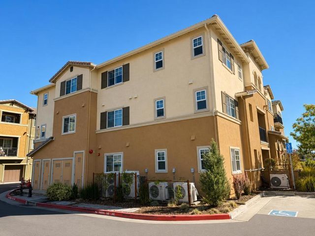 1408 Mauro Pietro Drive # 202, Petaluma