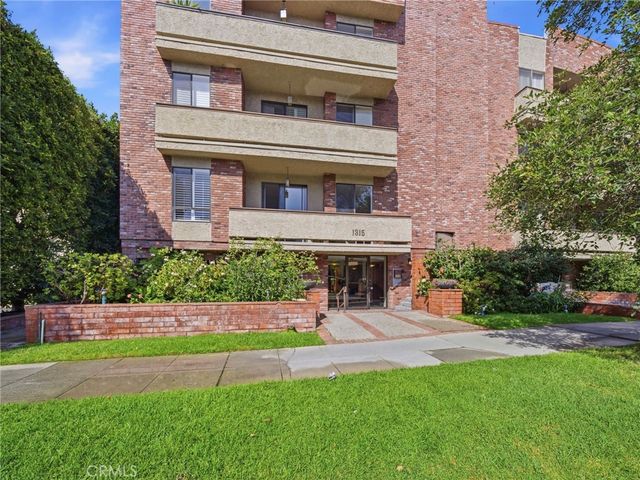 1315 Roxbury Dr # 204, Los Angeles