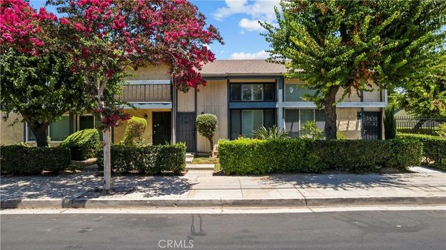 16745 Vanowen, Los Angeles