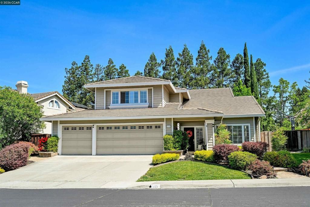 219 Viewpoint Dr, Danville