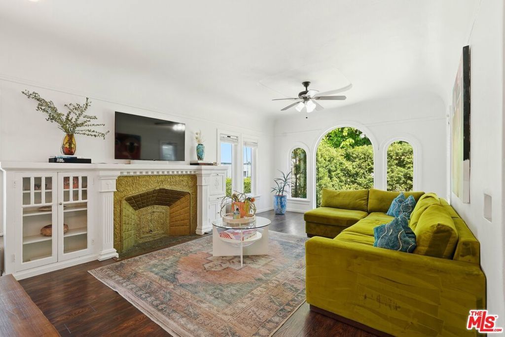 1843 S Highland Avenue, Los Angeles