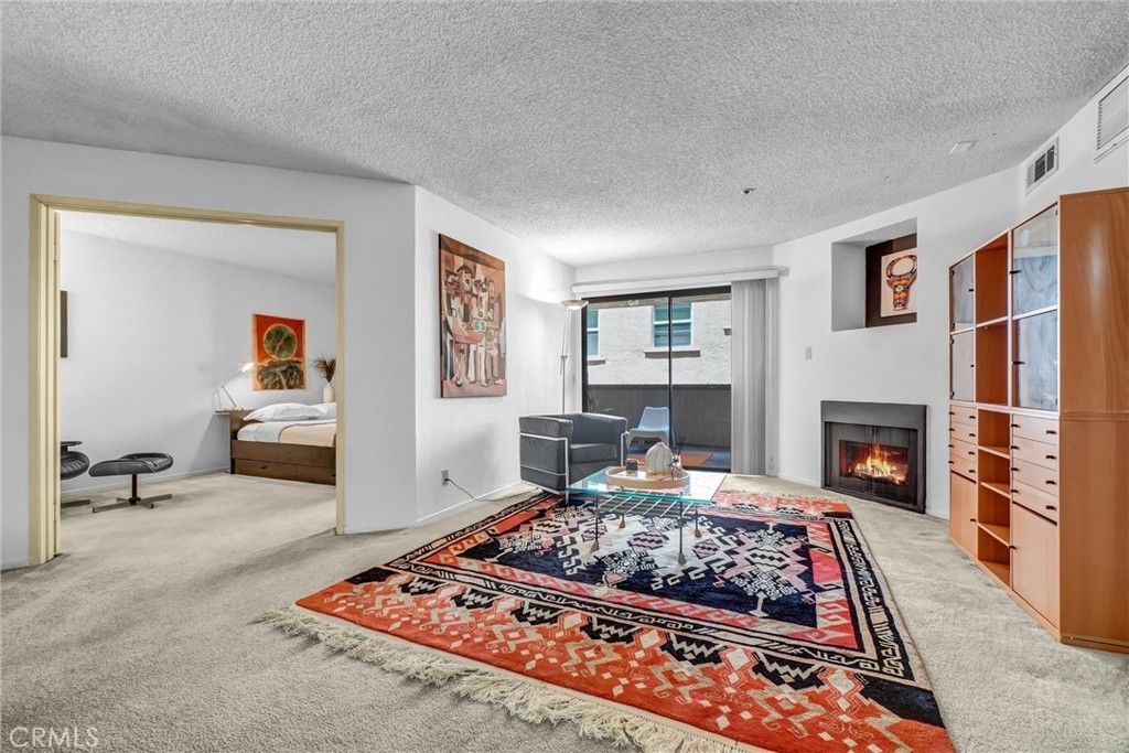 35 Linden Ave Unit 304, Long Beach