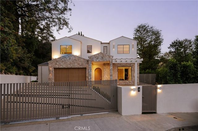 16933 Bosque Drive, Encino