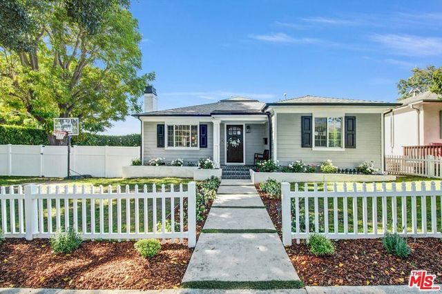 12233 Malone Street, Los Angeles